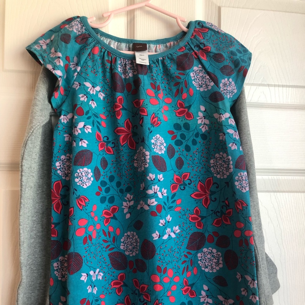 Long-sleeve flower print dress. Tea collection
